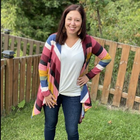 Somewhere Over the Rainbow flutter cardi - Picture 2 of 4